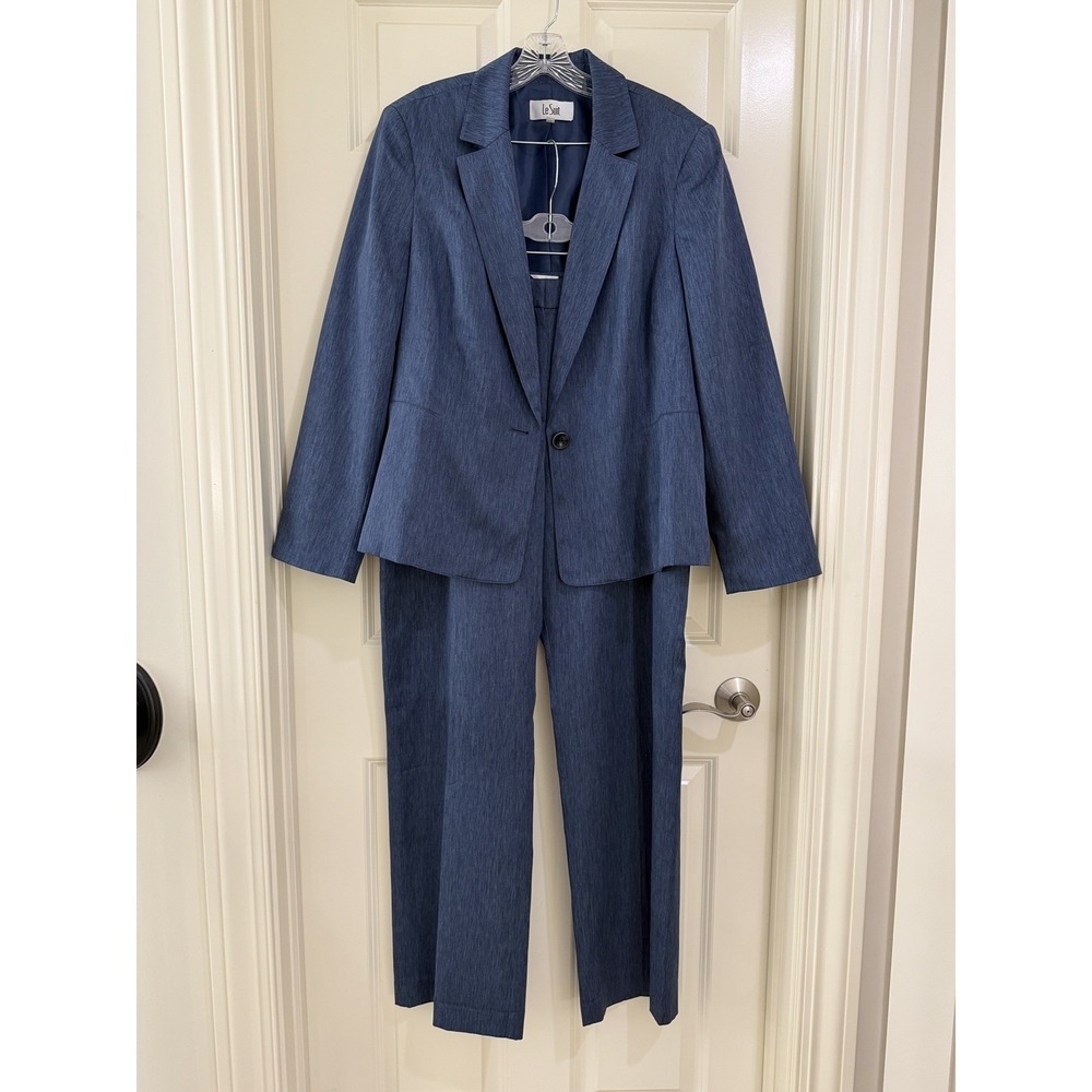 Le Suit women blue 2- piece pants suits size 18